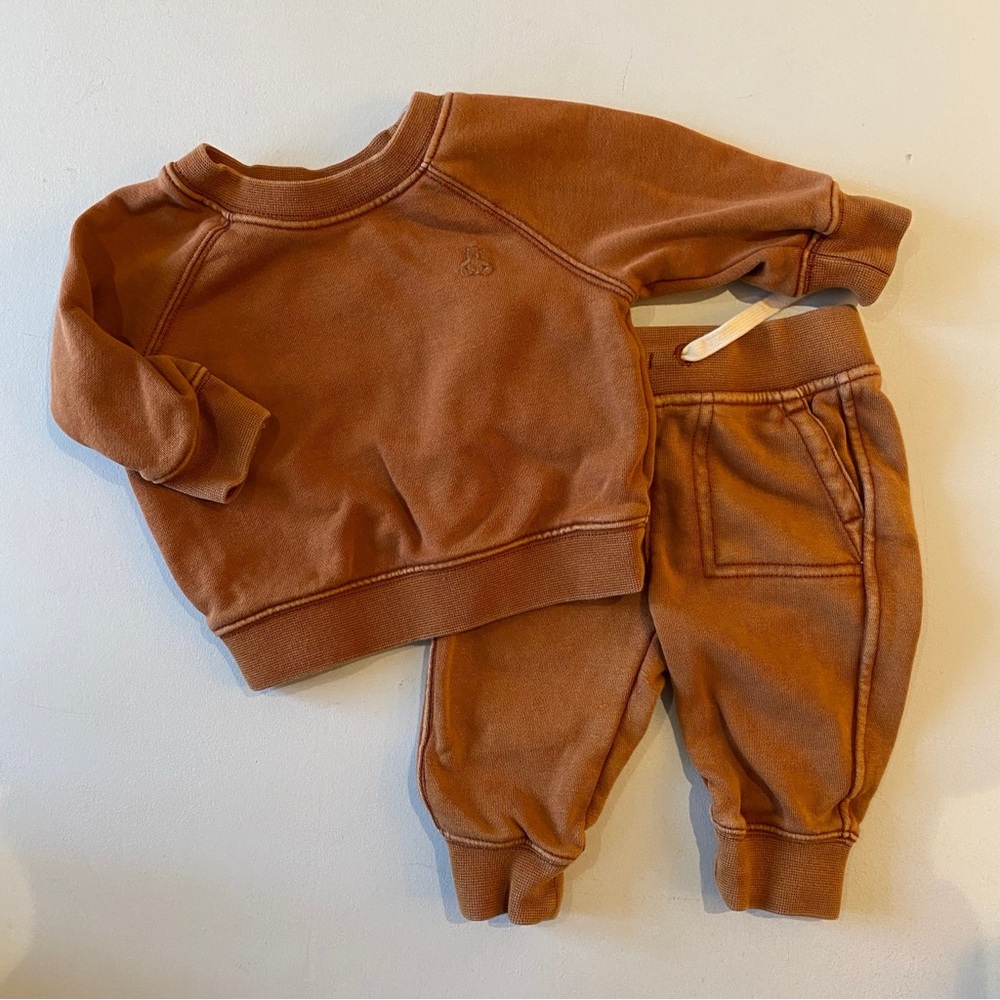 Gap Sweatshirt & Joggers